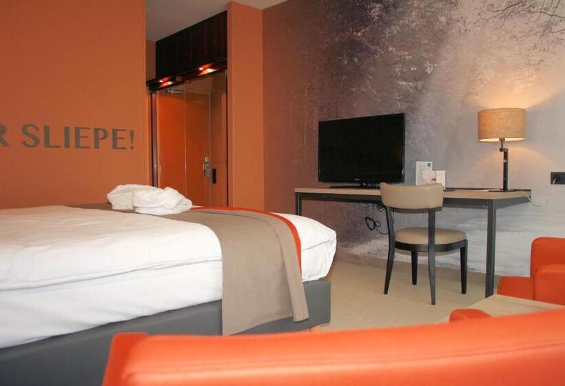 高级家庭房间, Parkhotel Tjaarda