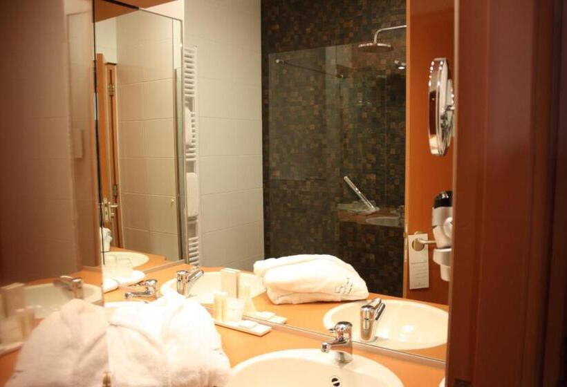 高级家庭房间, Parkhotel Tjaarda