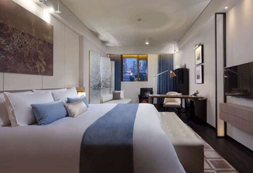 سوییت جونیور, Golden Tulip Bund New Asia