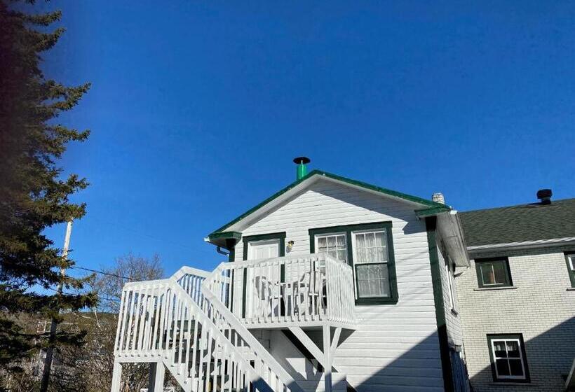 Студия Стандарт, Auberge Maison Gauthier