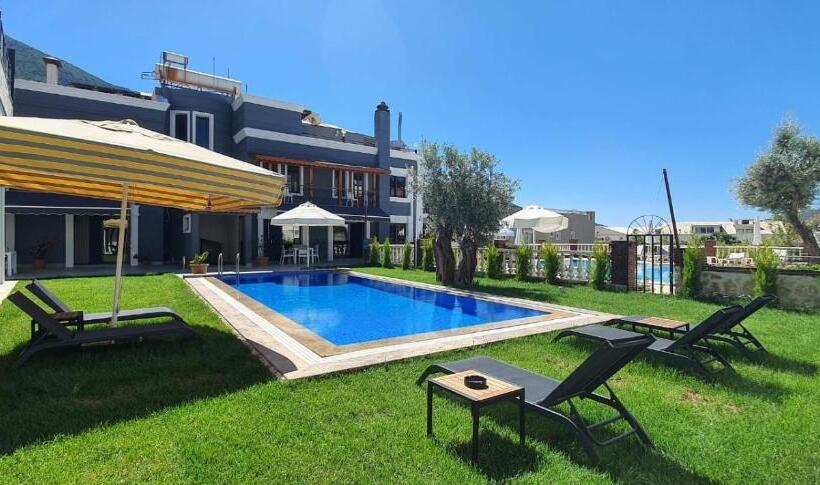 آپارتمان 1 خوابه با چشم‌انداز استخر, Nur Suites & Hotels