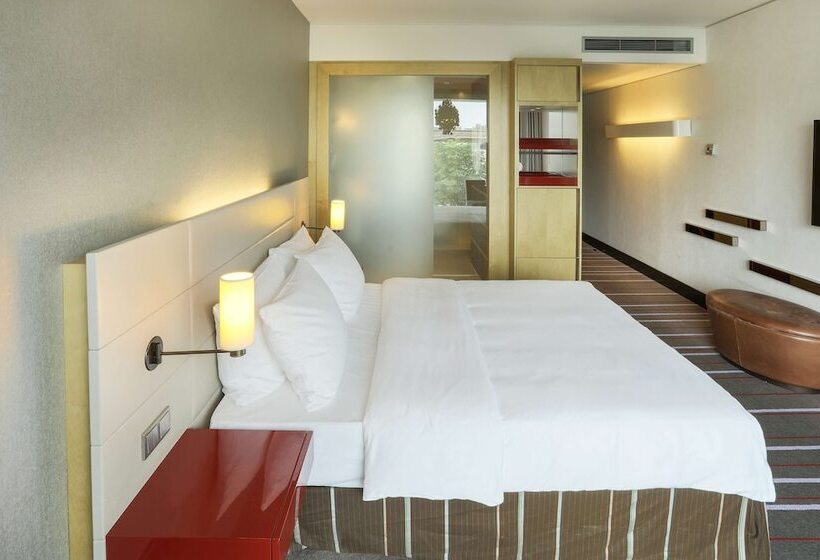 Номер Премиум, Radisson Blu Media Harbour Hotel, Düsseldorf