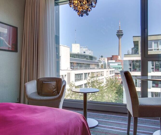Номер Superior, Radisson Blu Media Harbour Hotel, Düsseldorf