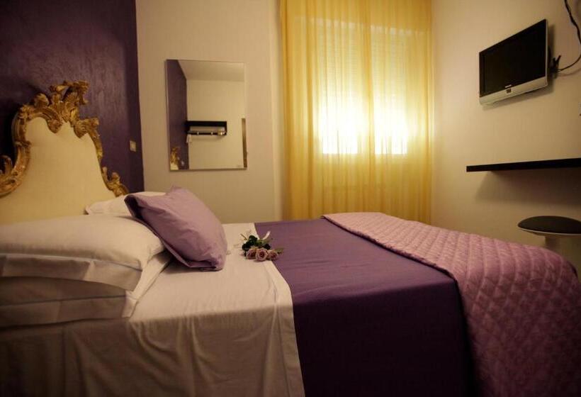 חדר סטנדרט יחיד, Art