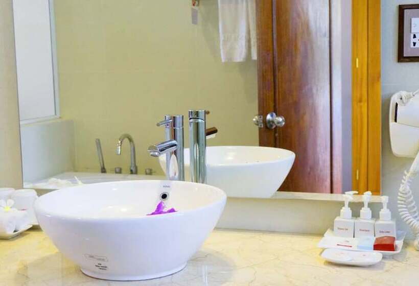 اتاق سوپریور با چشم‌انداز باغ, Vinh Hung Riverside Resort & Spa