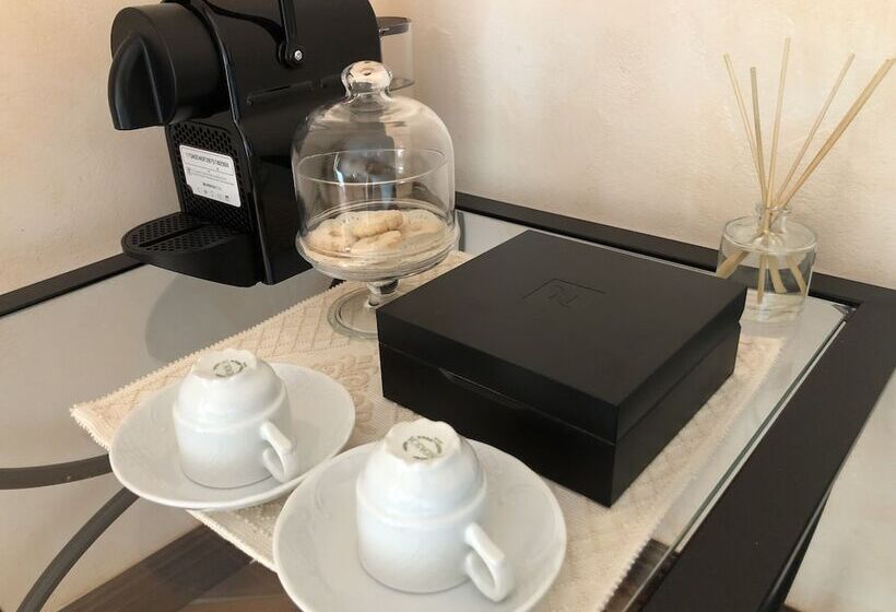 Президентский Люкс, La Vecchia Fonte Boutique