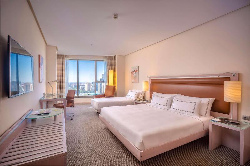 غرفة قياسية متصلة, Meliá Valencia