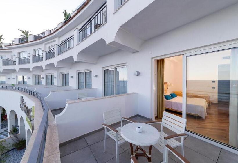Superior 3 pers. Havudsigt, Punta Campanella Resort & Spa