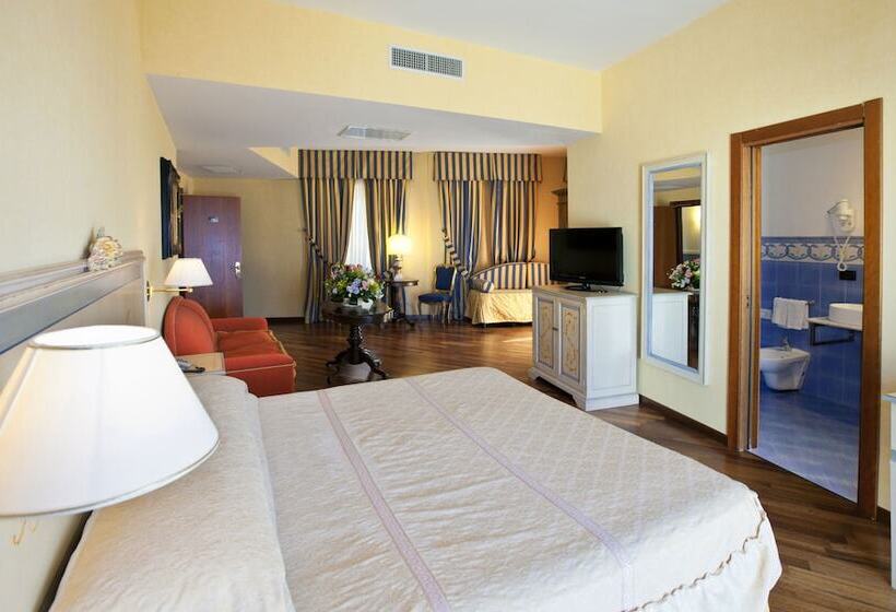 سوییت جونیور با چشم‌انداز دریا, Punta Campanella Resort & Spa
