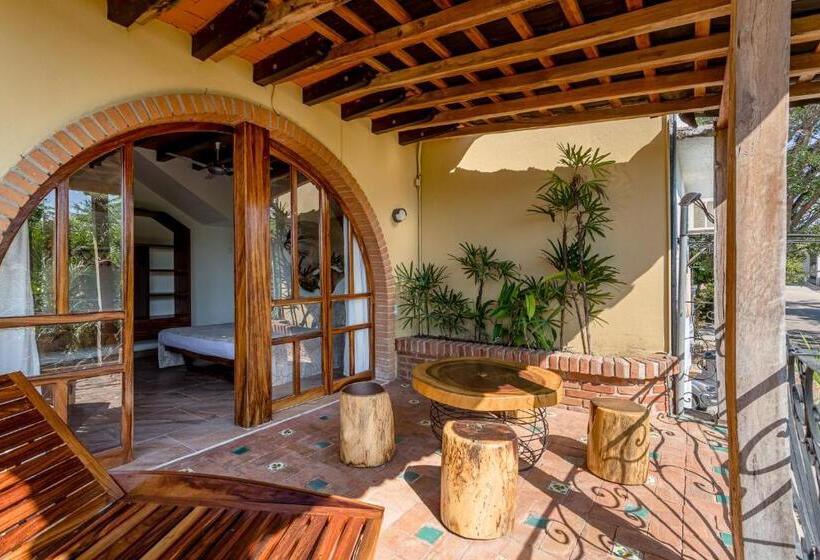 سوئیت جونیور با تراس, Suites La Hacienda