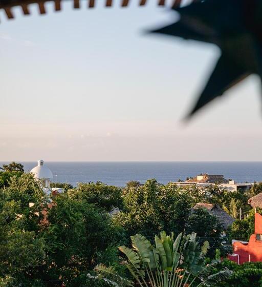 سوییت با چشمانداز دریا, Suites La Hacienda