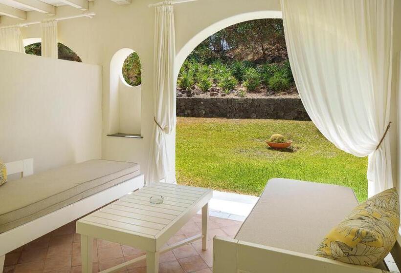 اتاق سوپریور با چشم‌انداز باغ, Therasia Resort Sea And Spa   The Leading Hotels Of The World