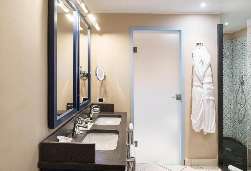سوییت, Therasia Resort Sea And Spa   The Leading Hotels Of The World