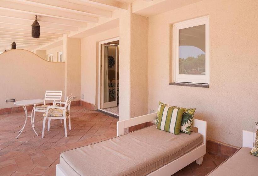 اتاق استاندارد, Therasia Resort Sea And Spa   The Leading Hotels Of The World