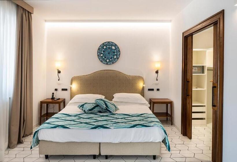 اتاق استاندارد, Therasia Resort Sea And Spa   The Leading Hotels Of The World