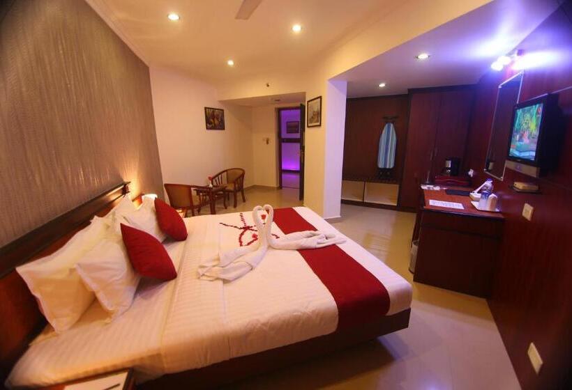 Президентский Люкс, Kallelys Park Inn, Chalakudy ,thrissur