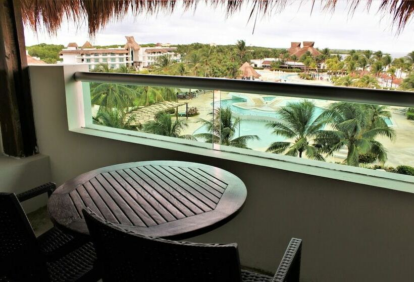 Quarto Deluxe Vista Mar, Bluebay Grand Esmeralda - All Inclusive