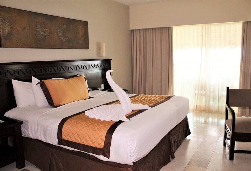 Quarto Deluxe Vista Mar, Bluebay Grand Esmeralda - All Inclusive