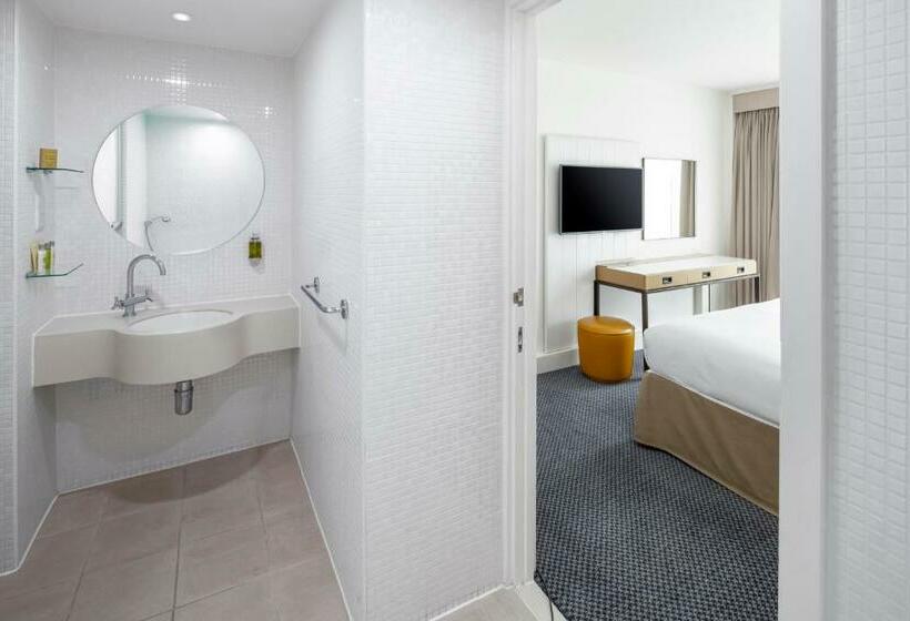 Люкс Кровать Кинг, Doubletree By Hilton  Manchester  Piccadilly