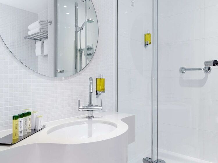 Номер Deluxe, Doubletree By Hilton  Manchester  Piccadilly