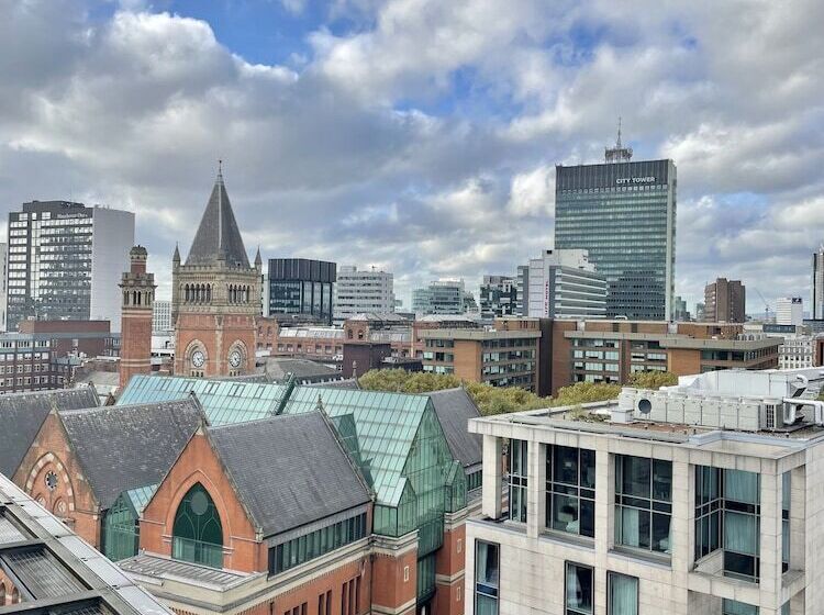 Номер Superior, Doubletree By Hilton  Manchester  Piccadilly