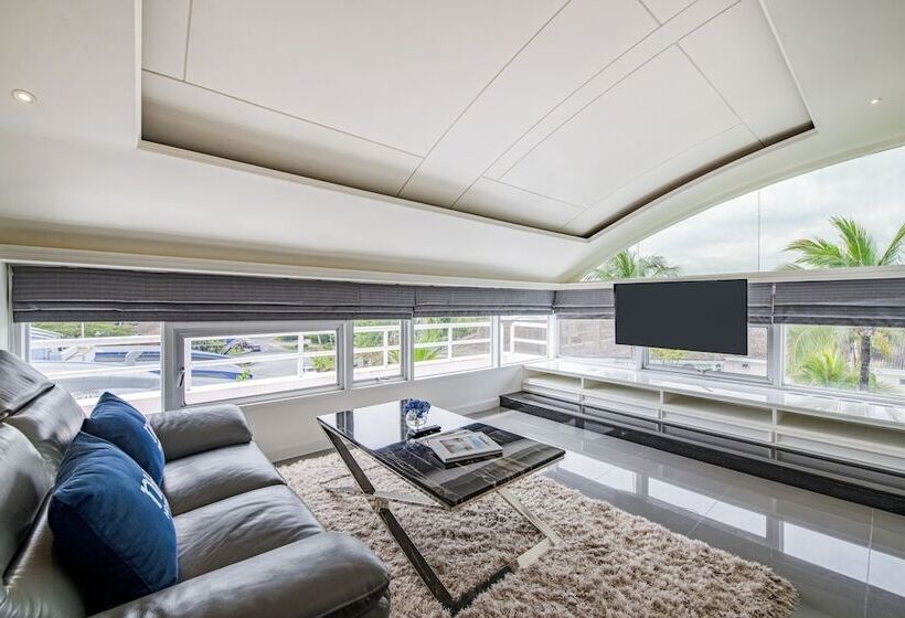 1 Bedroom Penthouse Apartment, NH Boat Lagoon Phuket Resort