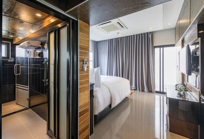 , NH Boat Lagoon Phuket Resort