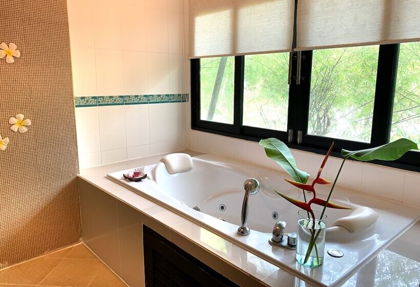 اتاق استاندارد با چشمانداز باغ, Sand Sea Beach Resort