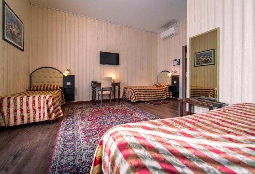 اتاق استاندارد چهار تخته, Villa Romeo