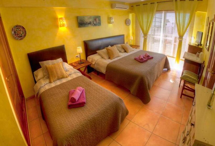 スタンダードトリプルルーム, Hostal Don Peque Adult Recommended