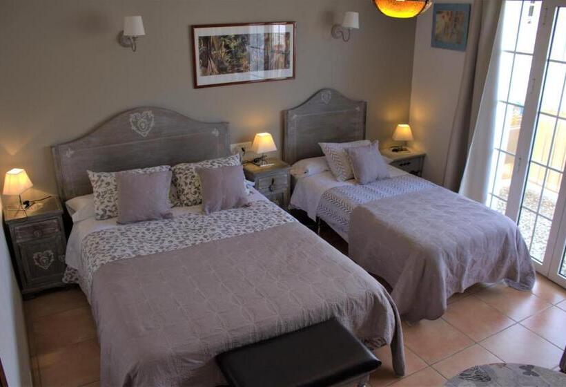 スタンダードトリプルルーム, Hostal Don Peque Adult Recommended