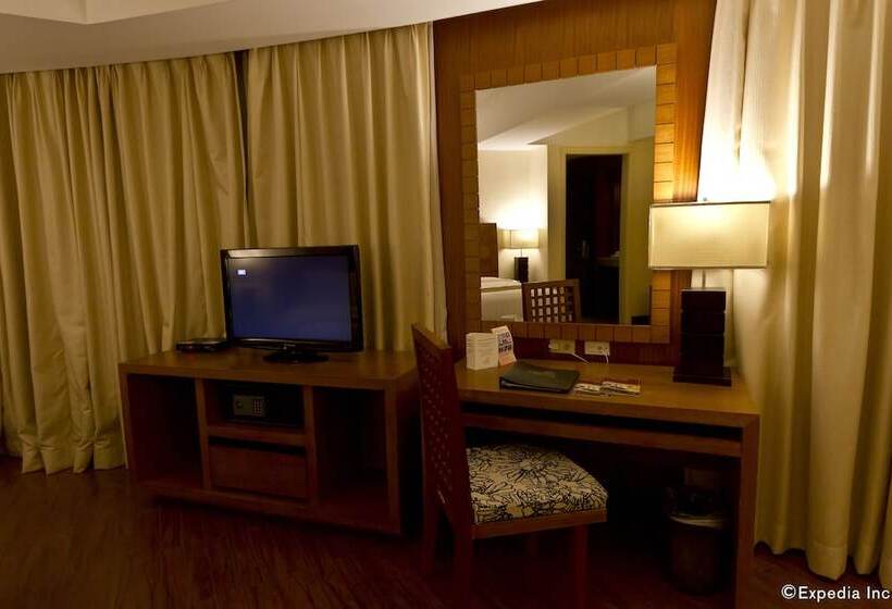 Президентский Люкс, Crown Regency Hotel And Towers