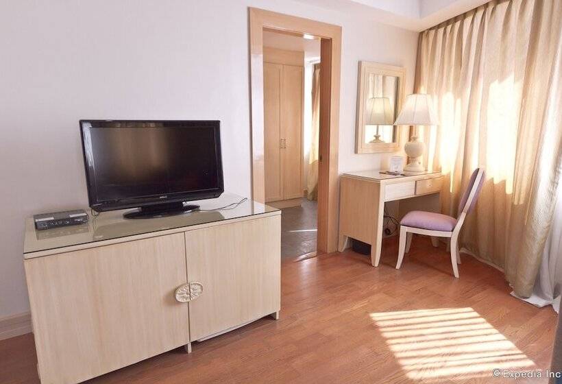Люкс Ejecutiva 2 Спальни, Crown Regency Hotel And Towers