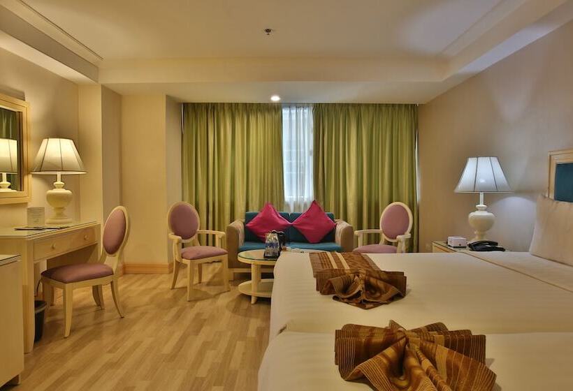 Студия Deluxe, Crown Regency Hotel And Towers
