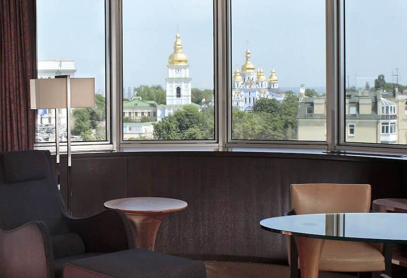 اتاق استاندارد با چشم‌انداز, Hyatt Regency Kyiv