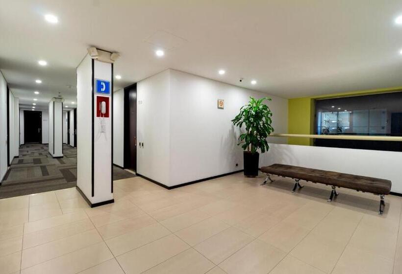 Номер Стандарт, Madisson Inn Luxury By Geh Suites