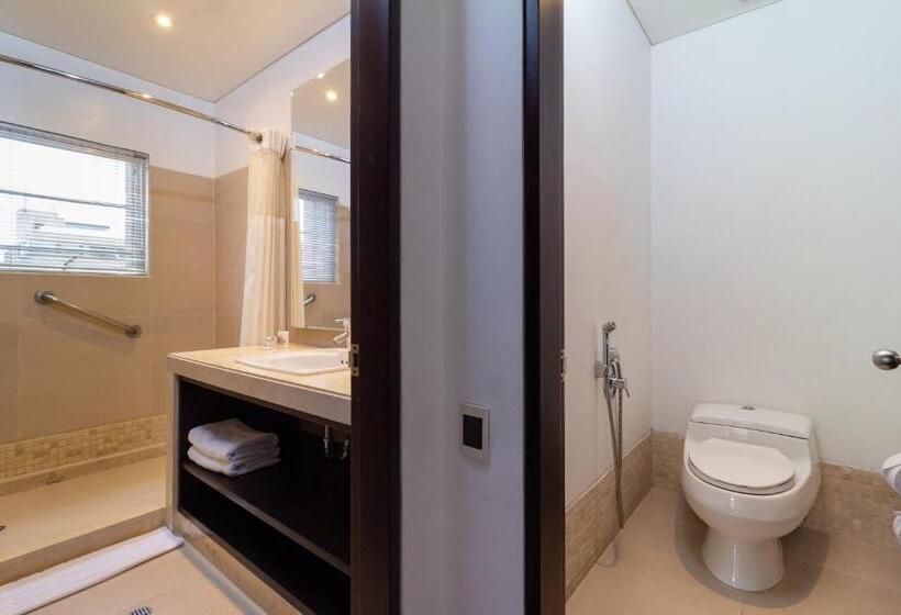 Трехместный Номер Superior, Madisson Inn Luxury By Geh Suites