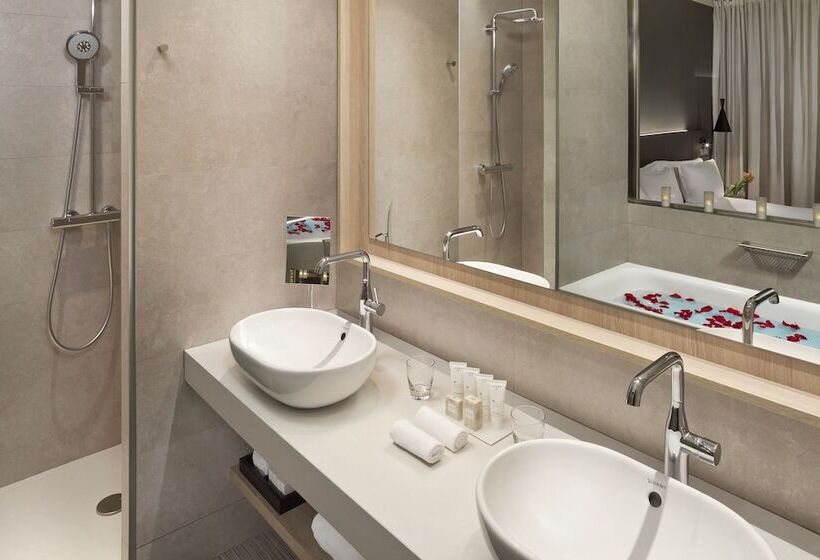 Полулюкс, Melia Barcelona Sky 4 Sup