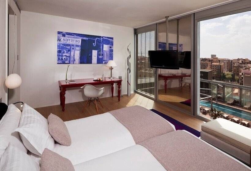 Номер Стандарт Вид на Бассейн, Melia Barcelona Sky 4 Sup