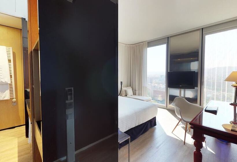 Family Connecting Room, Melia Barcelona Sky 4 Sup