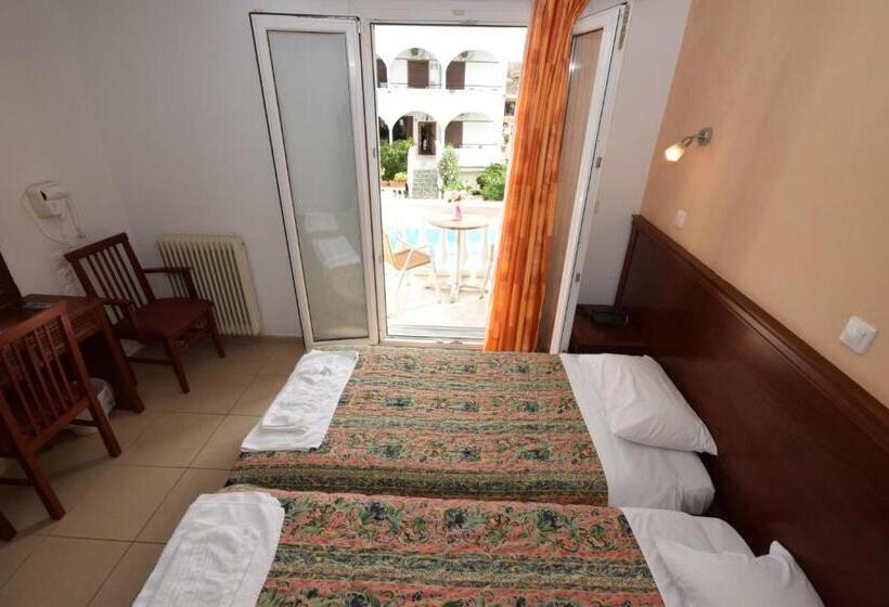 اتاق استاندارد سه نفره, Gouvia