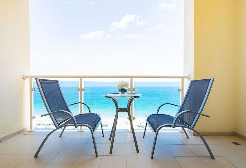 Семейный Номер Вид на Море, Radisson Blu Resort Fujairah