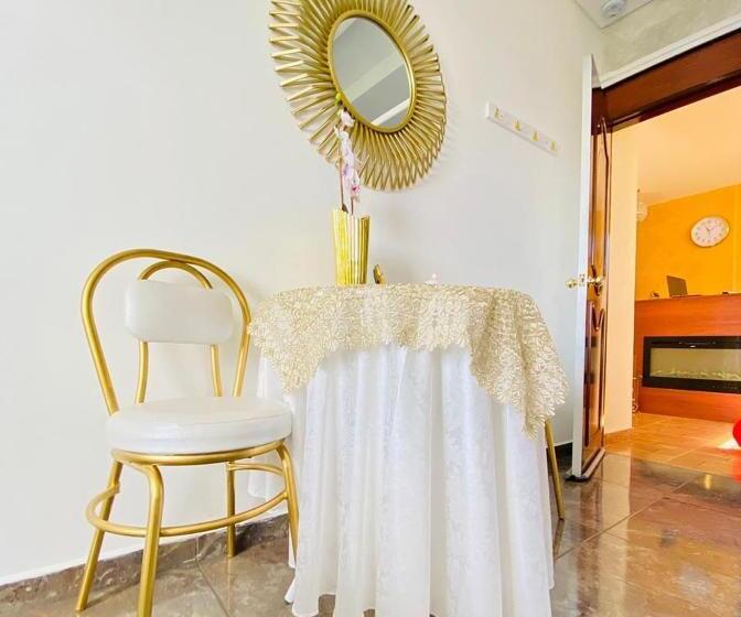 جناح مزوَّد بشرفة, Casaboutique