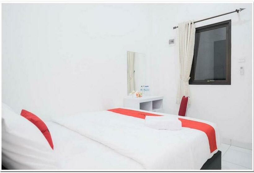 Номер Стандарт, Reddoorz Near Kota Tua 2