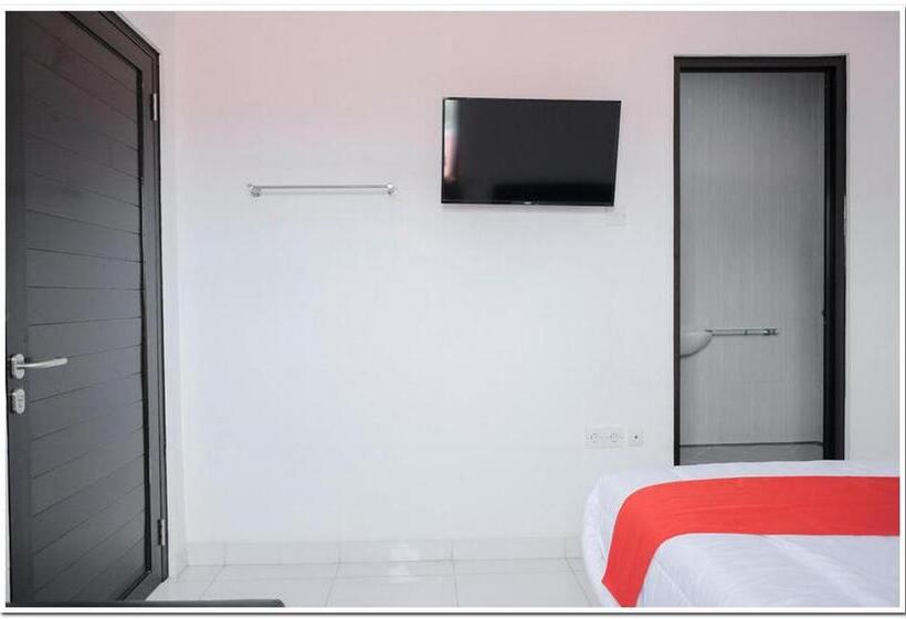Люкс, Reddoorz Near Kota Tua 2