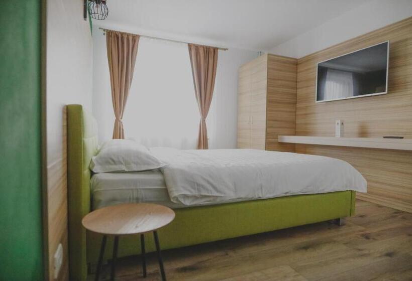 스탠다드 룸 킹사이즈 침대, Altitude Guest House Ranca