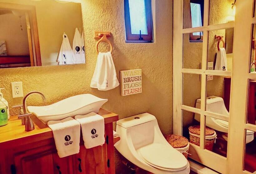 اتاق لوکس با تخت بزرگ, Vive Utila   Bed & Breakfast