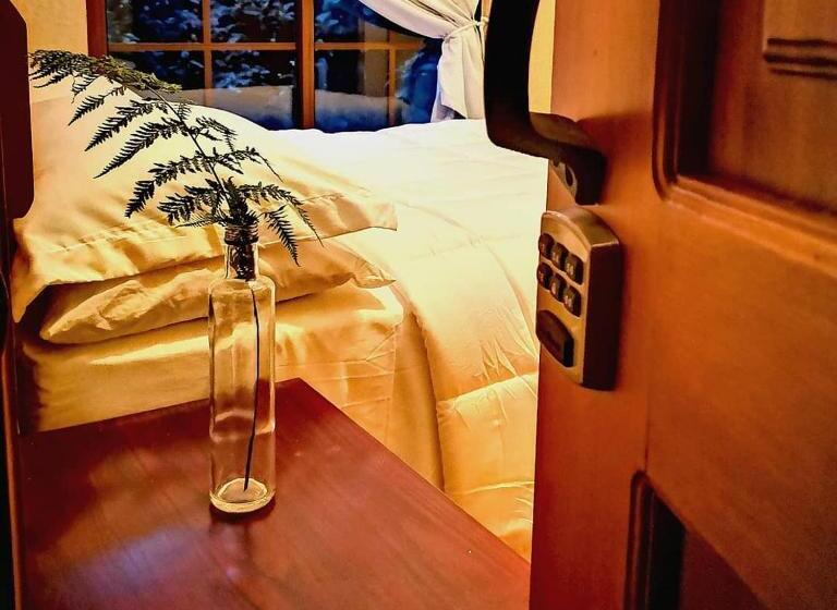 اتاق استاندارد با چشم‌انداز باغ, Vive Utila   Bed & Breakfast