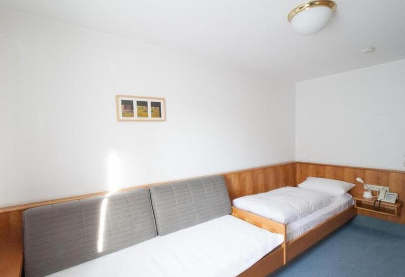 Номер Стандарт, Krone Straßdorf