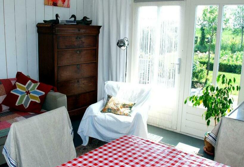 1间卧室的房子, Bed In Waterland